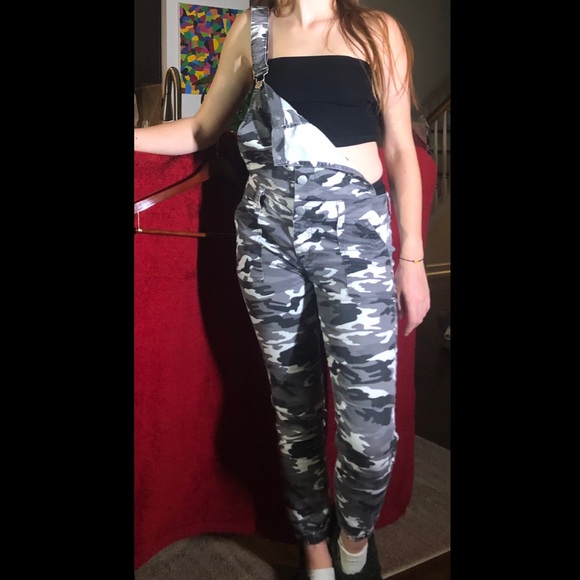 VIP Y2K camo overalls - Picture 4 of 6